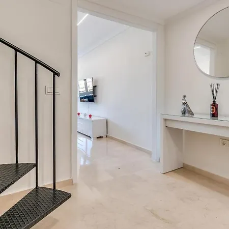 Luxury Penthouse Mountain Sea Views Puerto Banus *