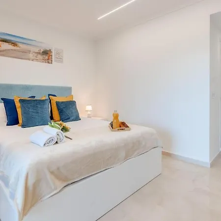 Luxury Penthouse Mountain Sea Views Puerto Banus Apartment
