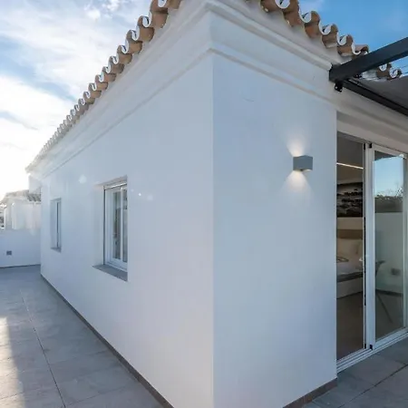Luxury Penthouse Mountain Sea Views Puerto Banus Apartment *